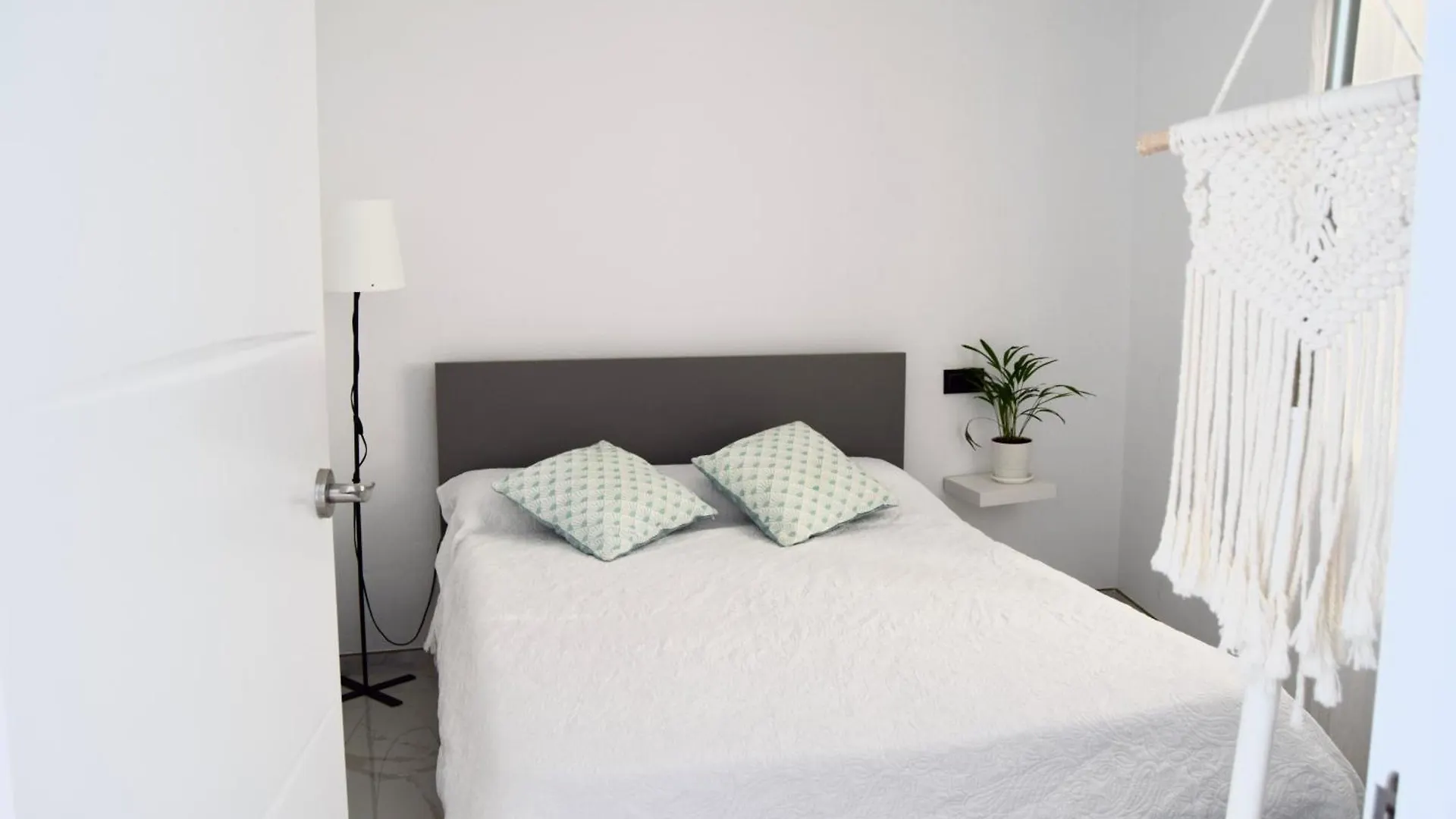 Beachfront Heaven Apartment - Carvajal Beach Fuengirola